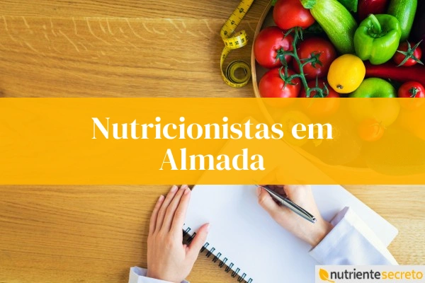 Nutricionistas em Almada com frutas e caderno